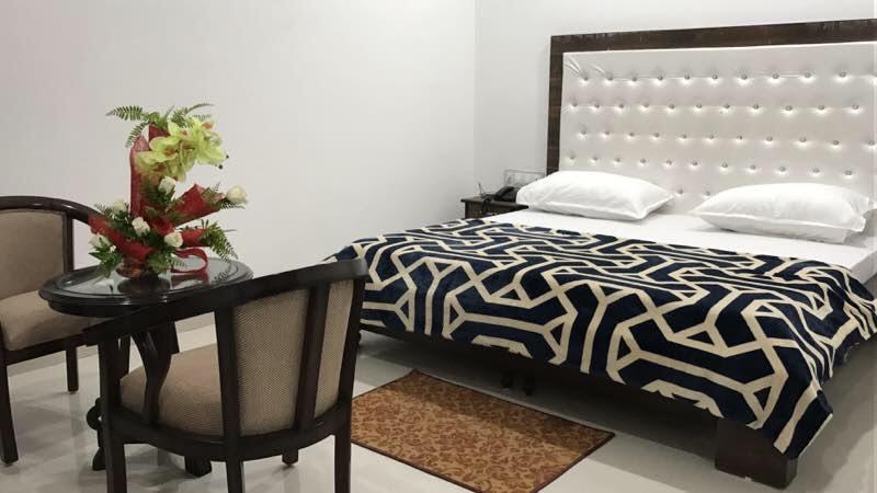 Hotel Pratap Regal Bharatpur Kültér fotó