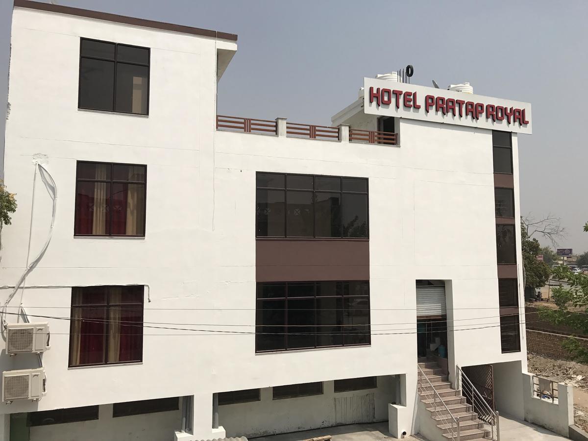 Hotel Pratap Regal Bharatpur Kültér fotó