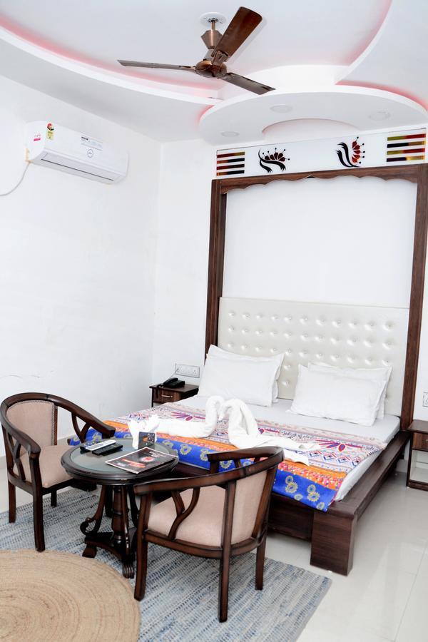 Hotel Pratap Regal Bharatpur Kültér fotó